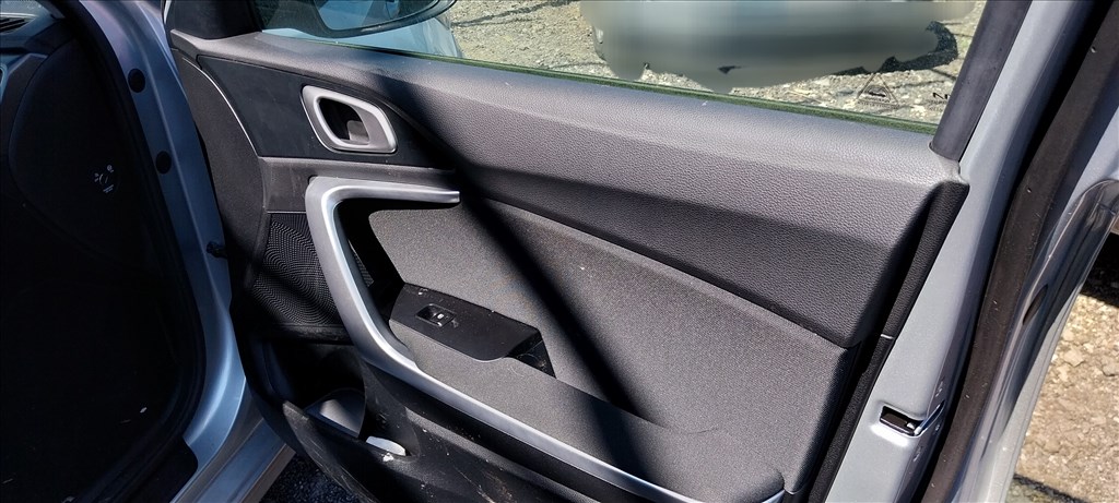 Kia Cee'd (CD) bontott alkatrészei 8. kép