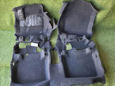 SUZUKI SX4 S-Cross II Padlószőnyeg 7511057T60 7511057t60r3f