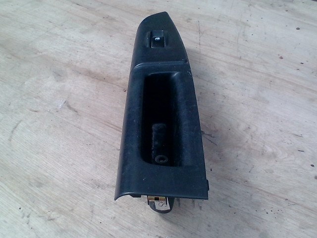 HYUNDAI GETZ 02.09-04.12 Jobb első ablakemelő kapcsoló 1. kép