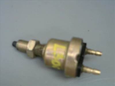 MITSUBISHI L300 88-95 Féklámpa pedál kapcsoló