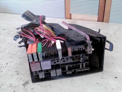 RENAULT MEGANE 99-02 Biztosítéktábla BCM BSI BSM SAM GEM modul 