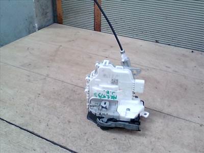 AUDI A6 2014.10.01-18.05.31 Jobb első ajtó zárszerkezet központizáras