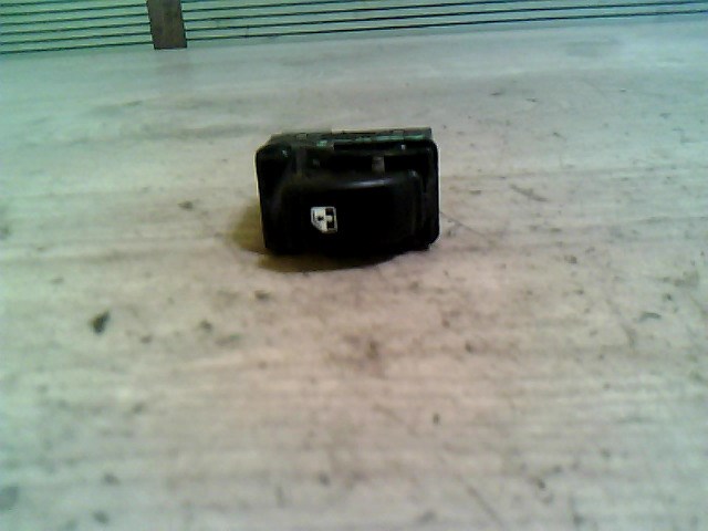 CHEVROLET LACETTI Bal hátsó ablakemelő kapcsoló 1. kép