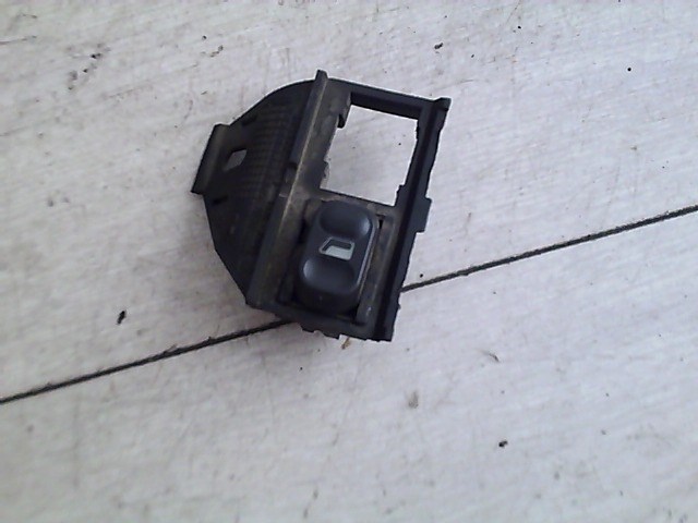 CITROEN XANTIA Jobb első ablakemelő kapcsoló 1. kép