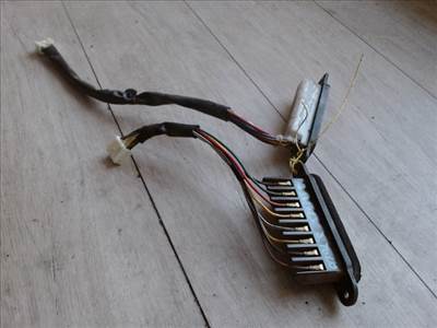 MAZDA MPV 99-05 Csomagtér ajtókapcsoló 