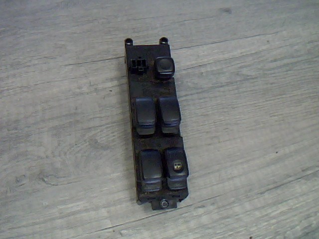 MITSUBISHI GALANT 92.11-96.10 Bal első ablakemelő kapcsoló 1. kép