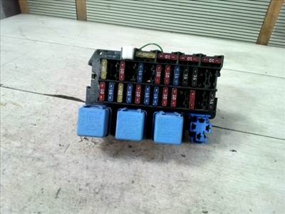 NISSAN VANETTE CARGO Biztosítéktábla BCM BSI BSM SAM GEM modul Utastér