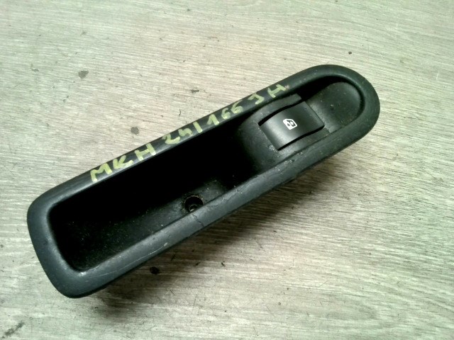 RENAULT SCENIC 03-06 Jobb hátsó ablakemelő kapcsoló 1. kép