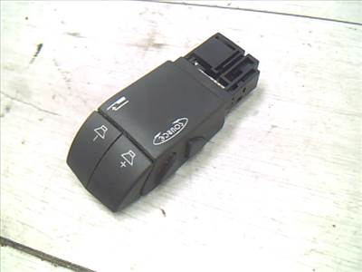 RENAULT TRAFIC 01.09-06.07 Rádió kapcsoló