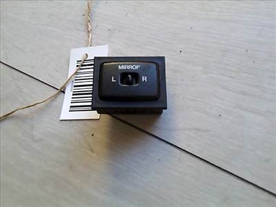 SUZUKI SWIFT 96-05 Elektromos tükör állító kapcsoló