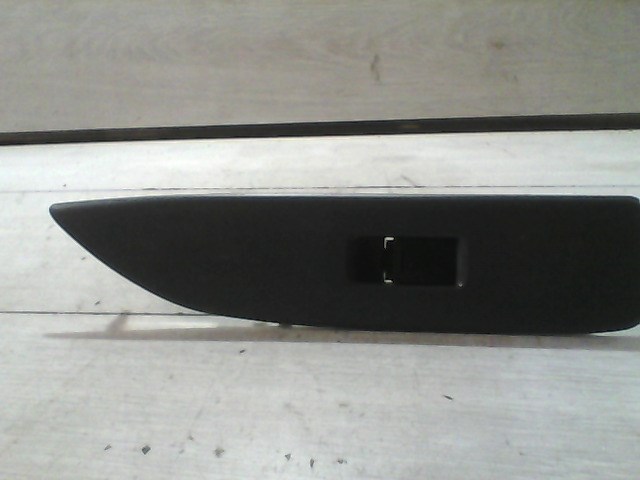 SUZUKI SWIFT 96-05 Jobb első ablakemelő kapcsoló 1. kép