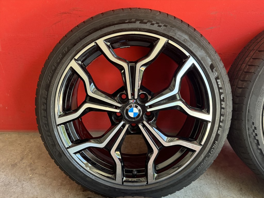 R19 5x112 Original BMW X1 F48 X2 F39 M722 - 8J ET47 OE 8009759 + 225/45 Michelin  5. kép