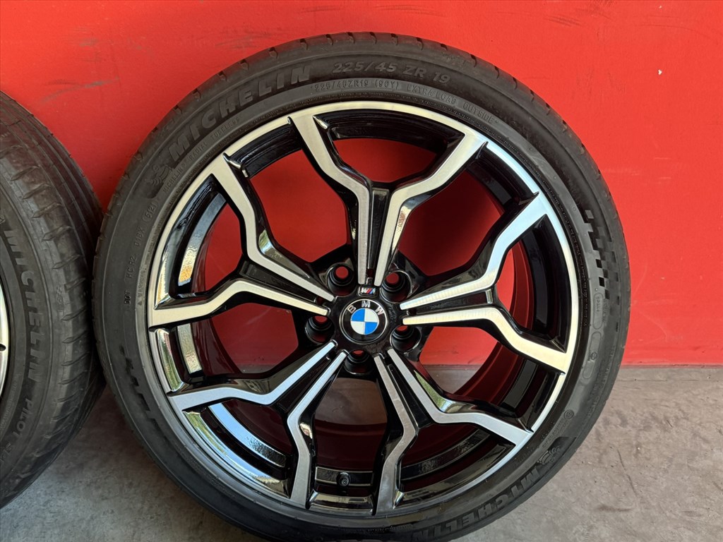 R19 5x112 Original BMW X1 F48 X2 F39 M722 - 8J ET47 OE 8009759 + 225/45 Michelin  6. kép