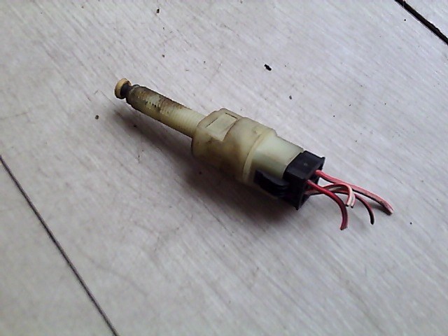 AUDI A8 94.06-02.12 Féklámpa pedál kapcsoló 1. kép