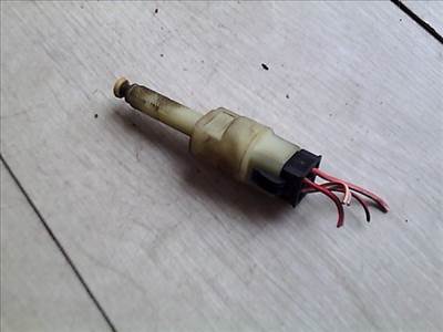 AUDI A8 94.06-02.12 Féklámpa pedál kapcsoló