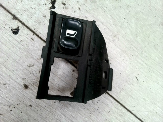 CITROEN XANTIA Jobb első ablakemelő kapcsoló 1. kép
