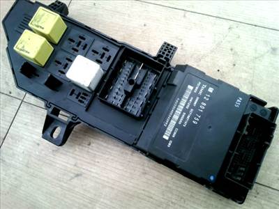 SAAB 9-3 02.10-07.10 Biztosítéktábla BCM BSI BSM SAM GEM modul 