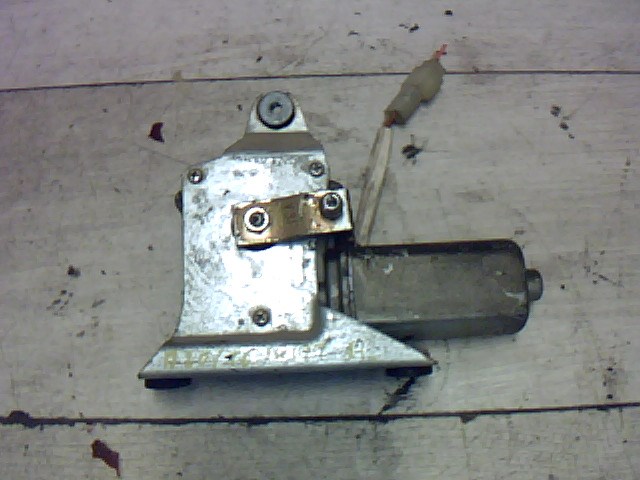 SUZUKI SWIFT 96-05 Ablaktörlő motor hátsó 1. kép