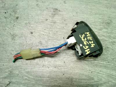 SUZUKI SWIFT 96-05 Jobb hátsó ablakemelő kapcsoló