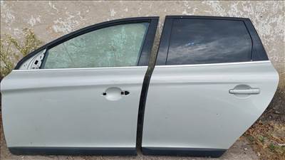 Volvo xc60 bontott ajtó eladó.