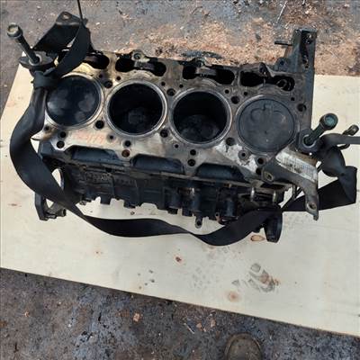 CHRYSLER VOYAGER 01.03-05.01 Motor, diesel fűzött blokk hengerfej nélkül