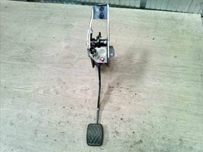 SUZUKI Celerio 2014.03.01- Kuplung pedál