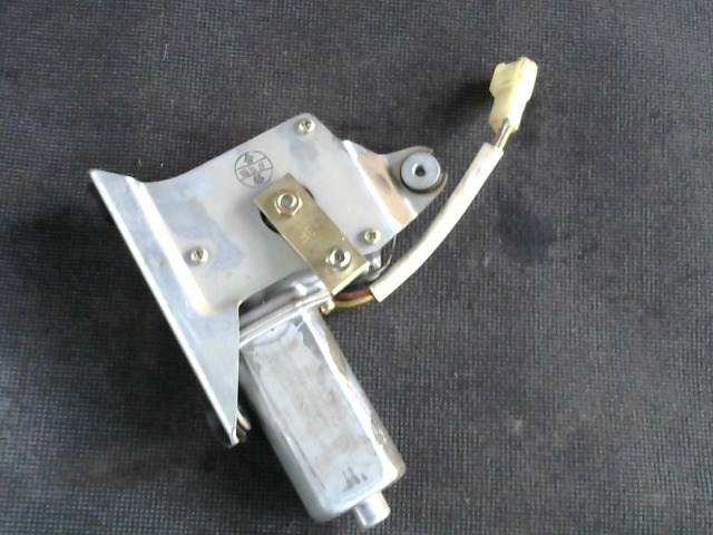 SUZUKI SWIFT 96-05 Ablaktörlő motor hátsó 1. kép