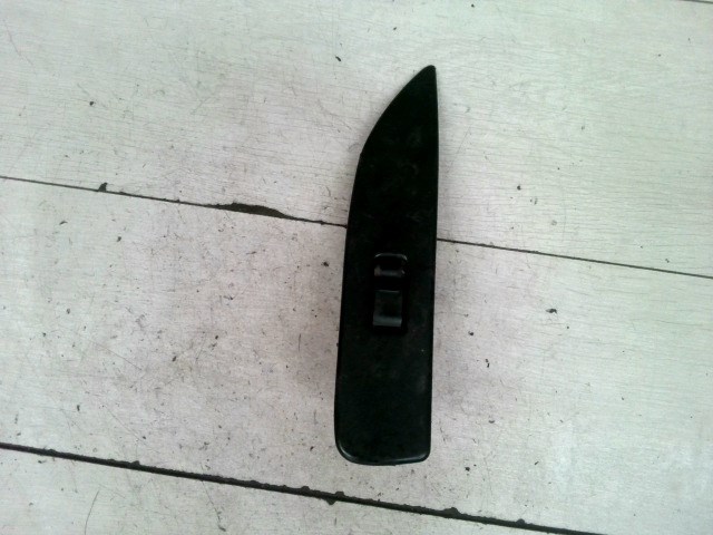 SUZUKI SWIFT 96-05 Jobb első ablakemelő kapcsoló 1. kép