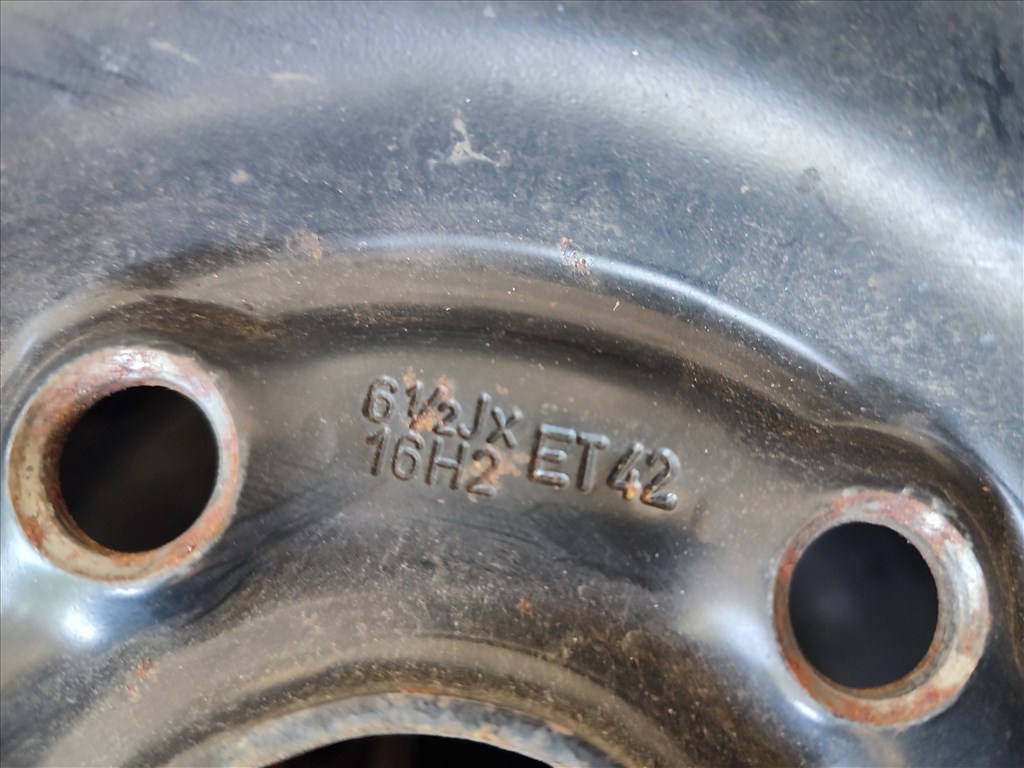 205/55 R16 91T Laufenn iFit téli gumi + 6,5Jx16H2 5 lyukas lemezfelni Audi A3  13. kép