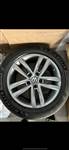 VW 5x130 lyukosztású 19" újszerű 265/50 Michelin nyári gumival.