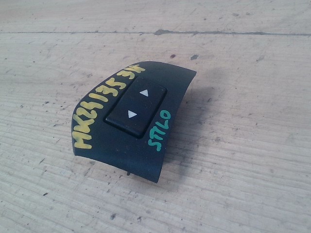 FIAT STILO 01.09-06.12 Jobb hátsó ablakemelő kapcsoló 1. kép