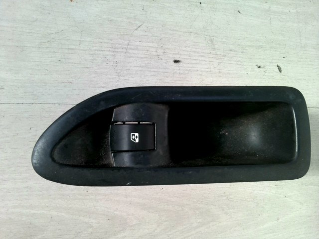 RENAULT LAGUNA 00-05 Bal hátsó ablakemelő kapcsoló 1. kép