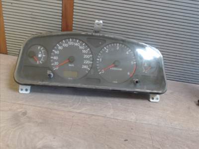 TOYOTA AVENSIS 97-00 Kilóméteróra