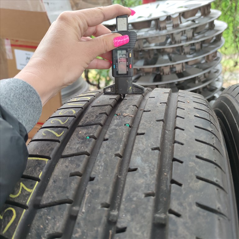 225/55 R19 Toyo nyári gumi 110000ft a 4db/134/ 4. kép