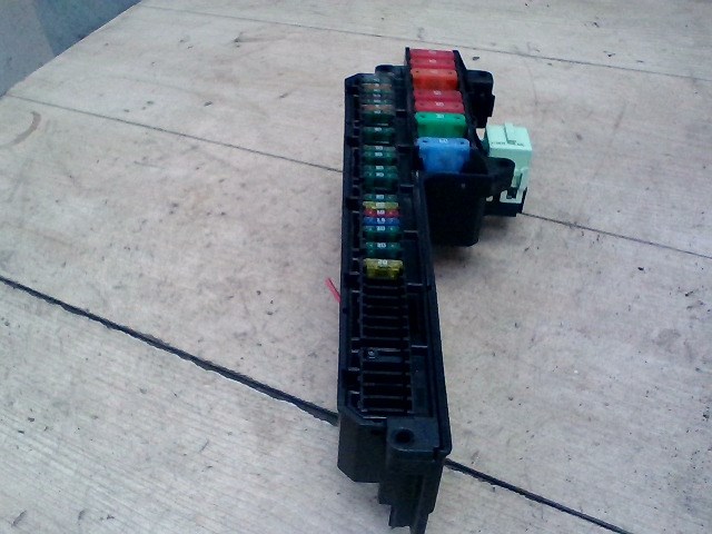 BMW E60 2003.07.01-2010.10.01 Biztosítéktábla BCM BSI BSM SAM GEM modul Utastér 1. kép