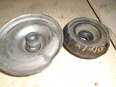 DACIA DUSTER Bal hátsó felső rugótányér