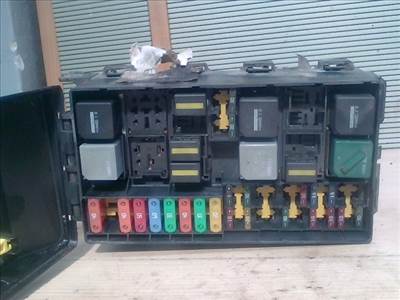 FORD FOCUS 98-04 Biztosítéktábla BCM BSI BSM SAM GEM modul Motortér
