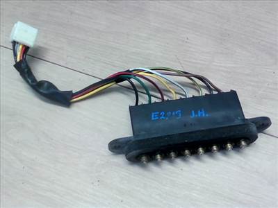 MAZDA MPV 99-05 Jobb hátsó ajtókapcsoló