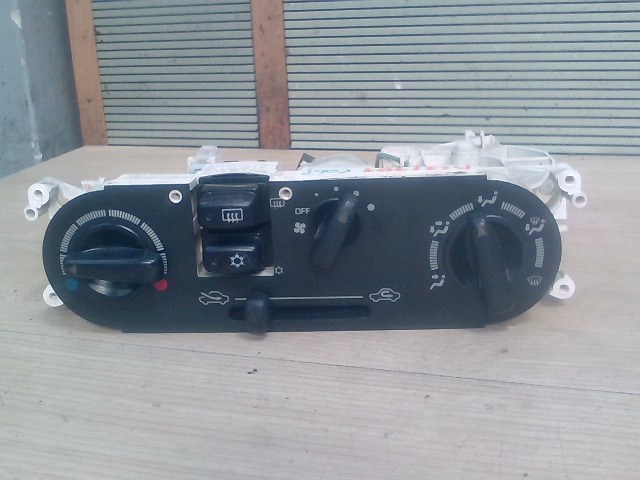 MITSUBISHI COLT 98-03 Fűtés vezérlő panel 1. kép