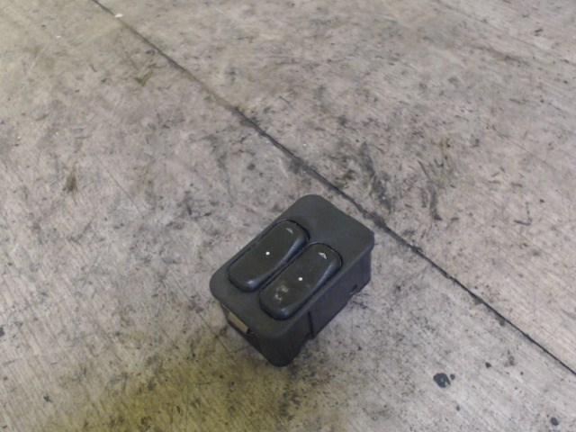 OPEL CORSA C 00-06 Bal első ablakemelő kapcsoló 1. kép