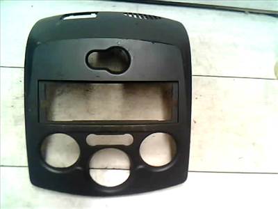 RENAULT CLIO 06-09 Középkonzol keret