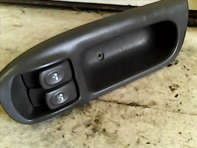 RENAULT MEGANE SCENIC 99-03 Bal első ablakemelő kapcsoló