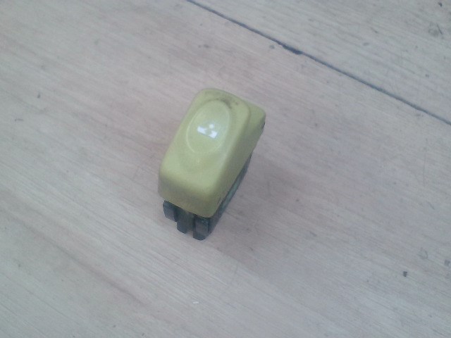 RENAULT TWINGO 98-07 Bal első ablakemelő kapcsoló 1. kép