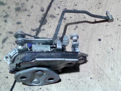 SUZUKI SWIFT 96-05 Jobb első ajtó zárszerkezet mechanikus