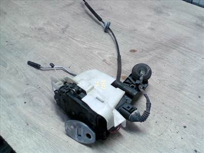 VOLKSWAGEN PASSAT 00.11-05.02 B5.5 Jobb első ajtó zárszerkezet központizáras