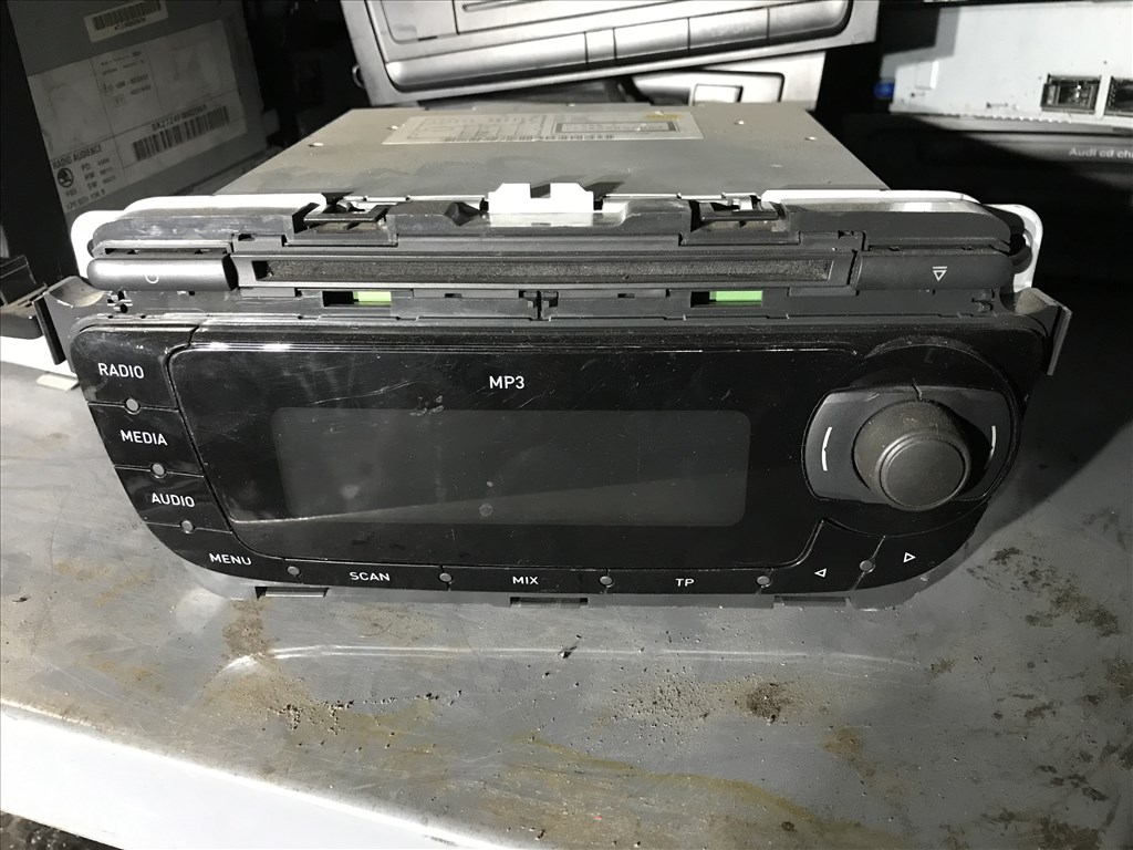 Seat León II 1P Facelift _ fejegység 1p0035153b 1. kép