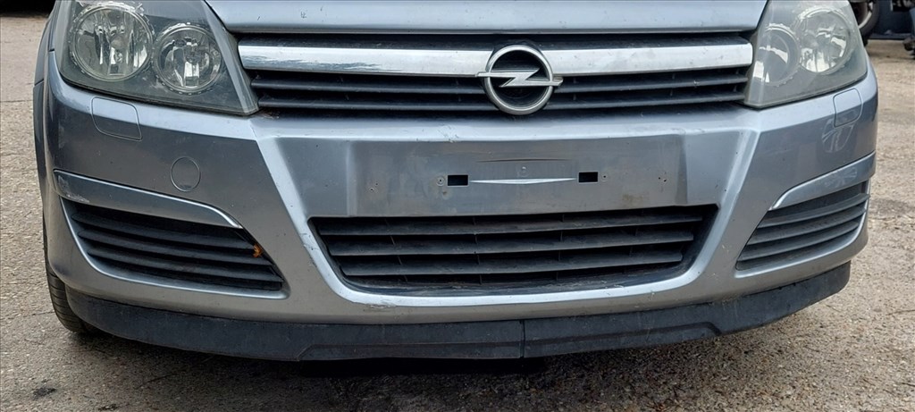 Opel Astra H facelift elötti első lökhárító  1. kép
