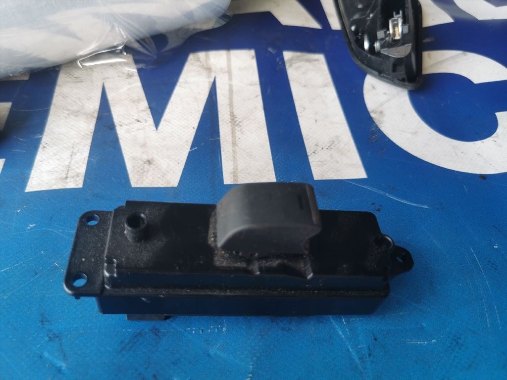 Mazda 6 (2nd gen) MAZDA 6 Jobb hátsó Ablakemelő Kapcsoló  gs1e03124620 3. kép