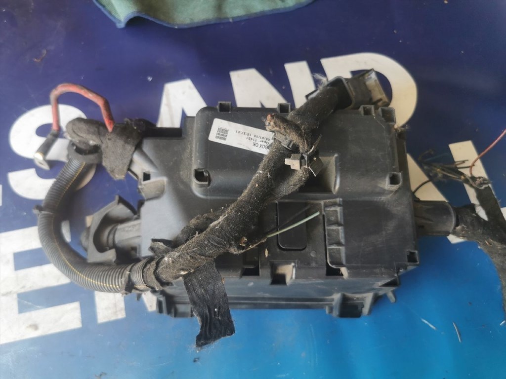 Opel Corsa D 1.3 CDTI OPEL CORSA D Biztosítéktábla Motortér  13299202 13246936 2. kép