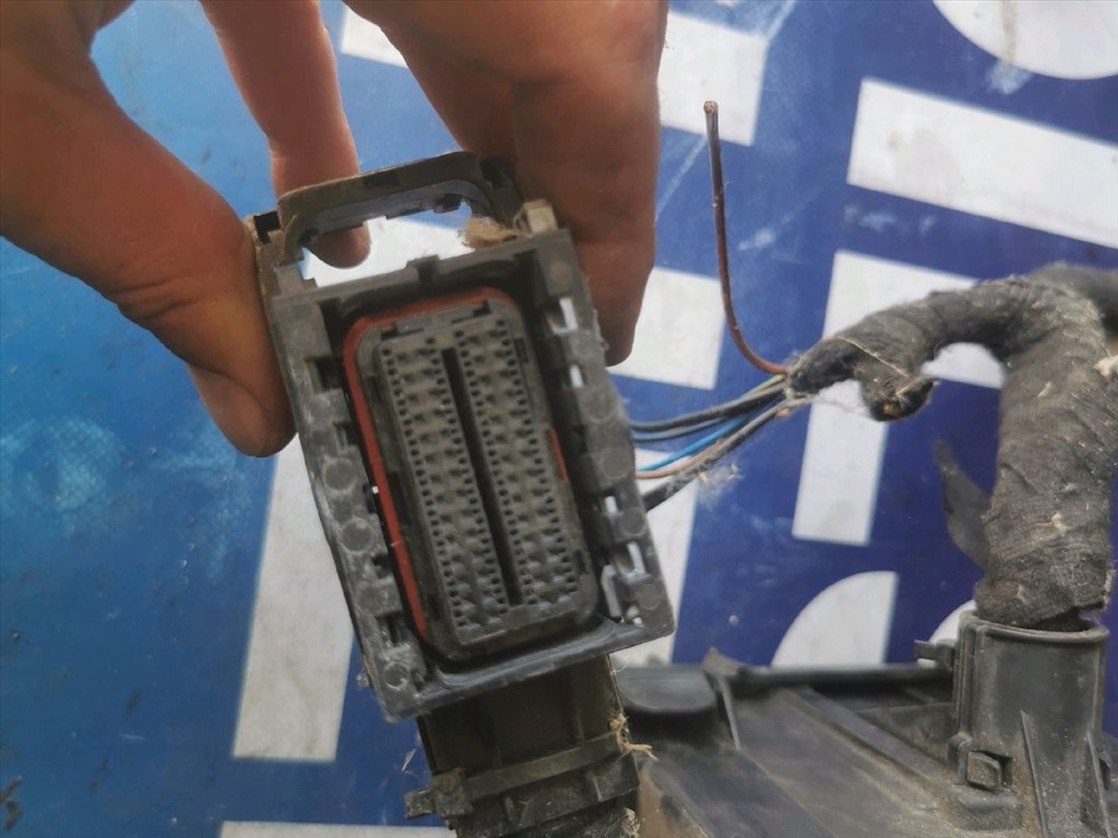 Opel Corsa D 1.3 CDTI OPEL CORSA D Biztosítéktábla Motortér  13299202 13246936 5. kép